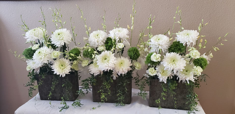 Chrysanthemum Dendrobium Smilax Dianthus Green Carnation